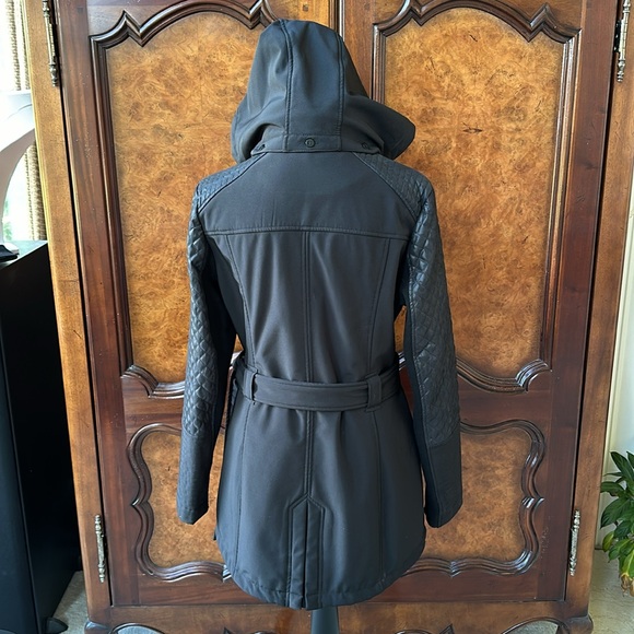 MICHAEL Michael Kors Asymmetrical Quilted-Sleeve Coat - Picture 9 of 17